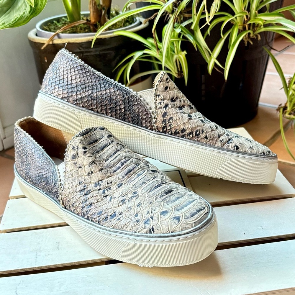 Women’s Stuart Weitzman “ Nuggets” Snakeskin Slip-On Shoes - Size 7.5